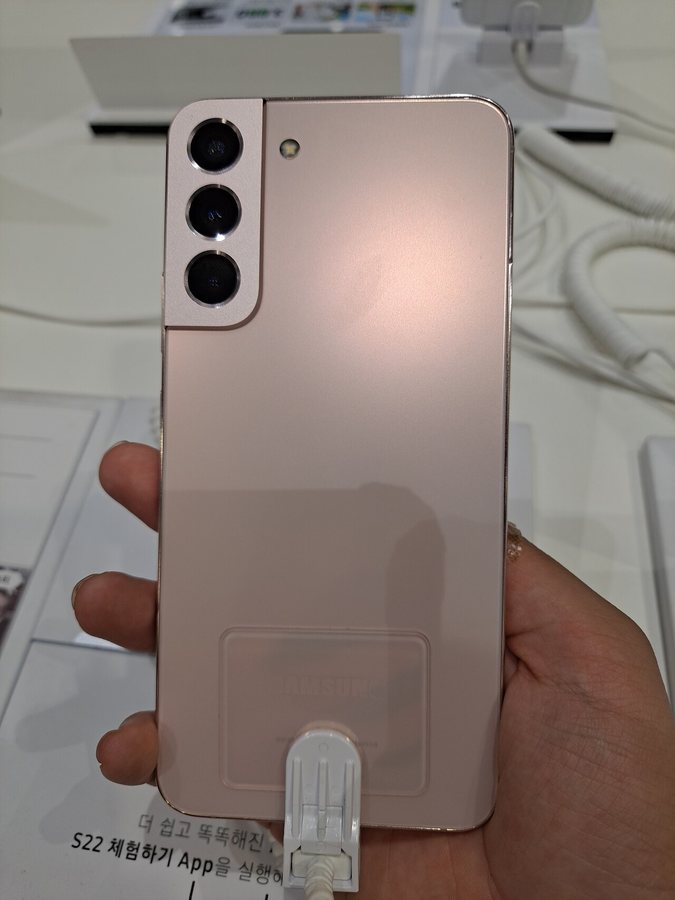 Galaxy S22 · 128 Go — Renewed